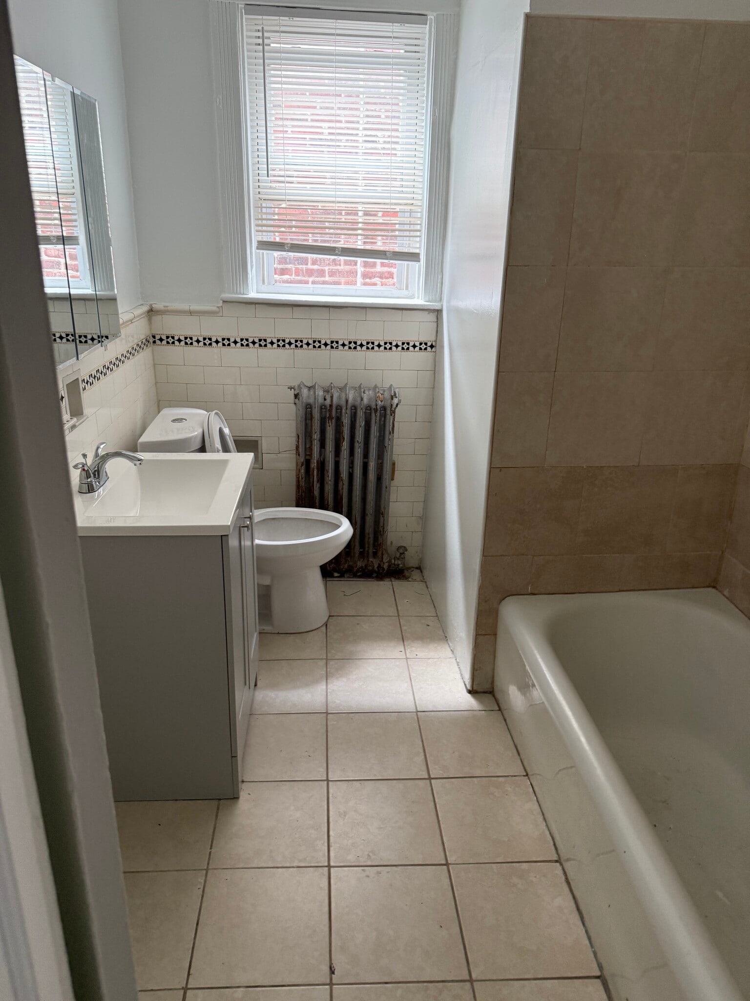 Building Photo - 5048 Gainor Rd