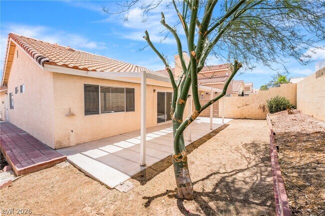 Building Photo - 7648 Little Valley Ave