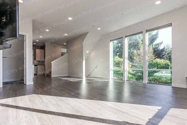 Building Photo - 2968 SE 92nd Ave