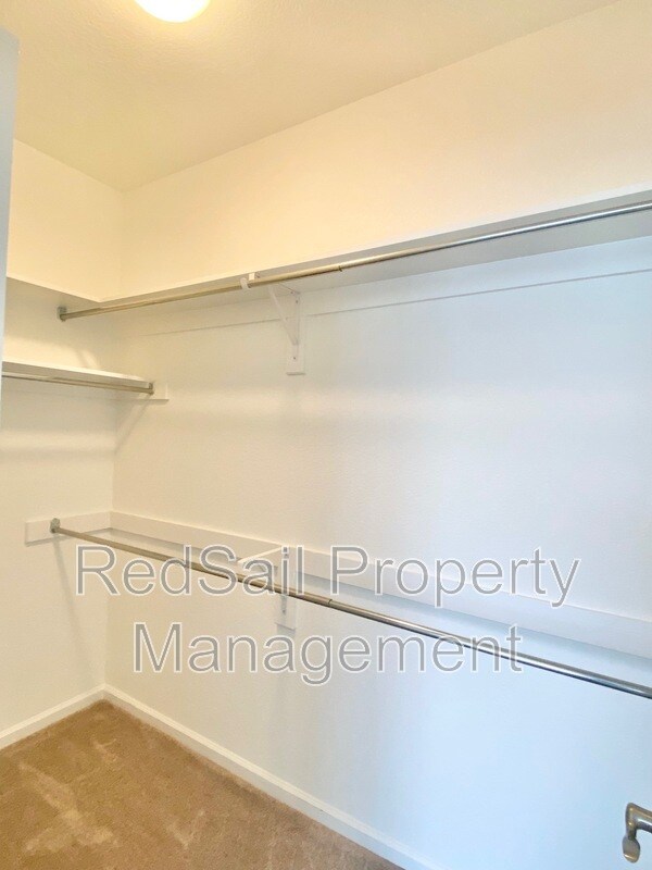 Building Photo - 1744 Vankar Dr