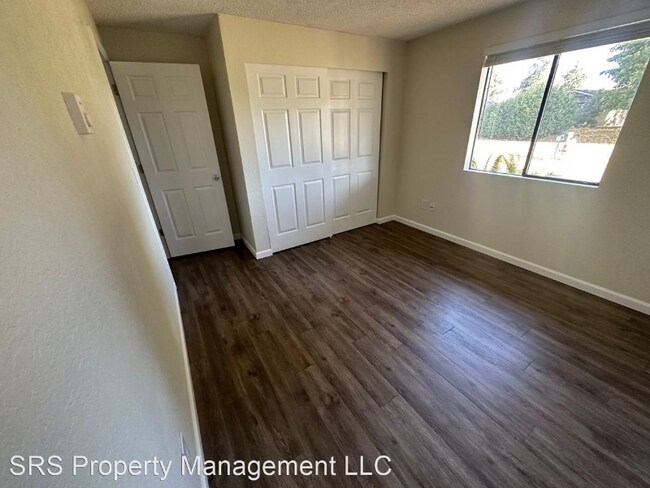 Building Photo - 9154 Rainbow Ln