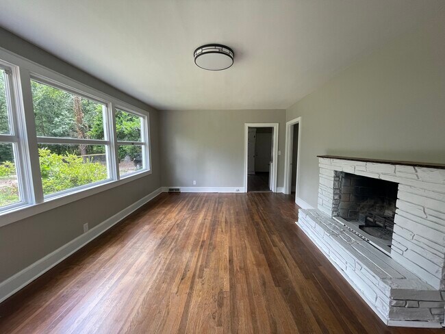 Building Photo - 5411 Garners Ferry Rd