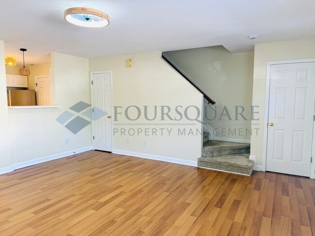 Building Photo - Inviting Townhome with En-Suite Secondary Bedroom, Back Patio & Community Pool – Raleigh Location