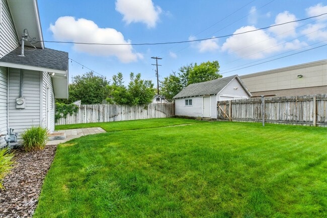 Building Photo - Charming Updated Home with Loft & Secure A...