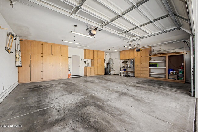 Building Photo - 2725 S Sierra St