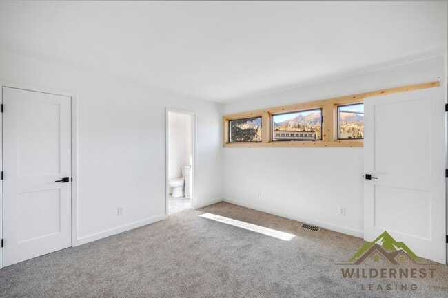 Building Photo - Fully Updated 3 Bedroom/ 3 Bath Peaceful Condo