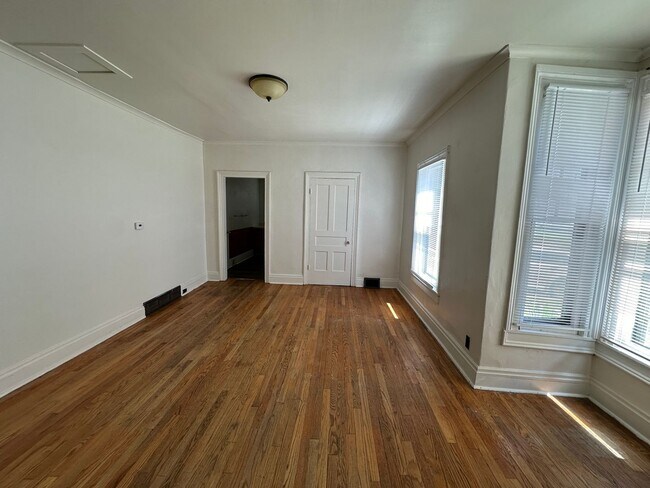 Building Photo - First St 313 w/Wesley St 346 W
