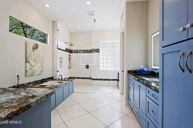 Building Photo - 6280 E Amber Sun Dr