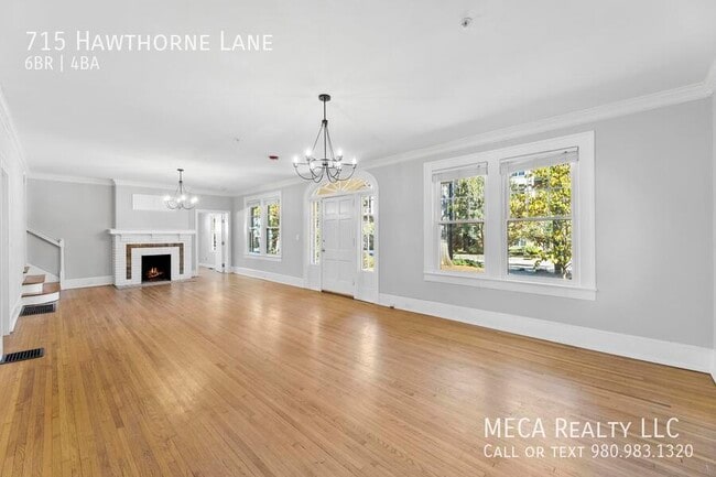 Building Photo - 715 Hawthorne Ln