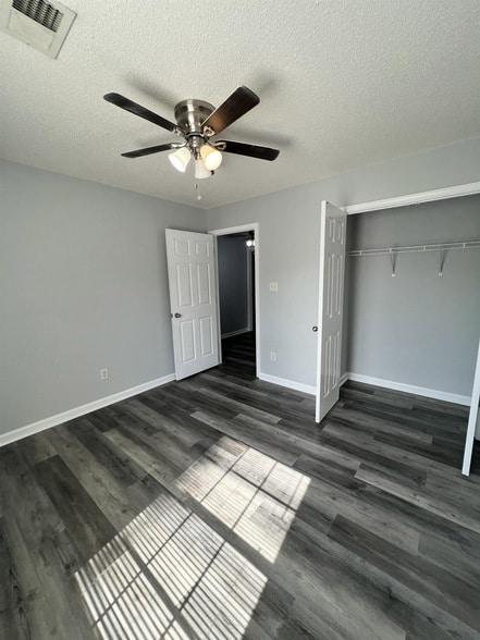 Building Photo - 6847 Kerry Valley Ln