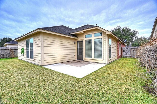 Building Photo - 4523 Long Creek Dr