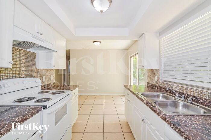 Building Photo - 3694 Rundo Dr