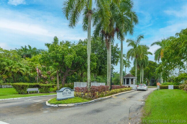Building Photo - 101 Royal Pk Dr