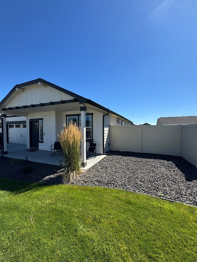 Building Photo - 2303 S 58th Ave