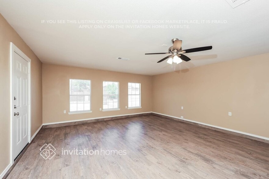 Building Photo - 1337 Greenbriar Ln