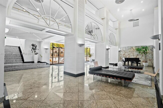 Building Photo - 780 NE 69th St