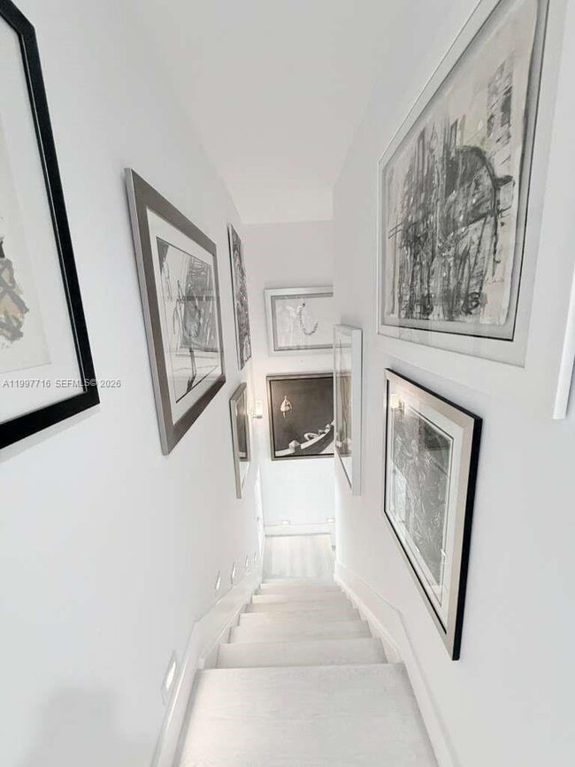 Building Photo - 9437 SW 145th Pl