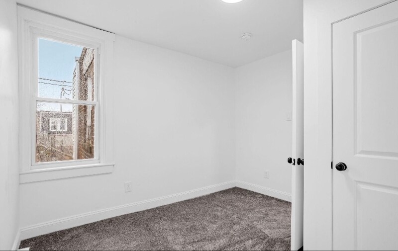 Building Photo - 1214 E Stafford St