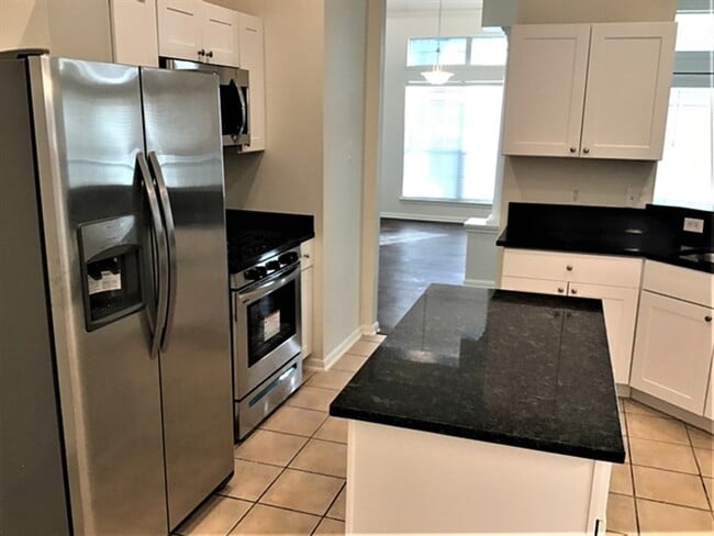 Building Photo - 15207 Henderson Point Dr