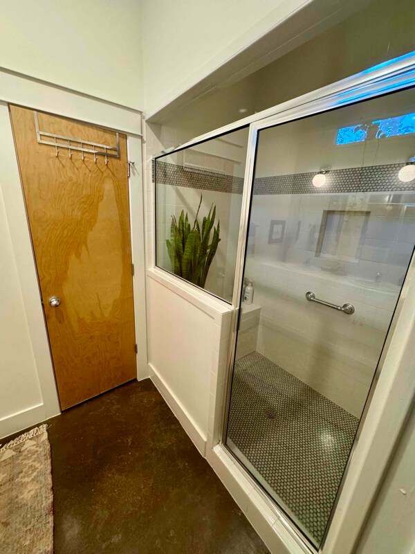 Building Photo - 2014 E 11th St