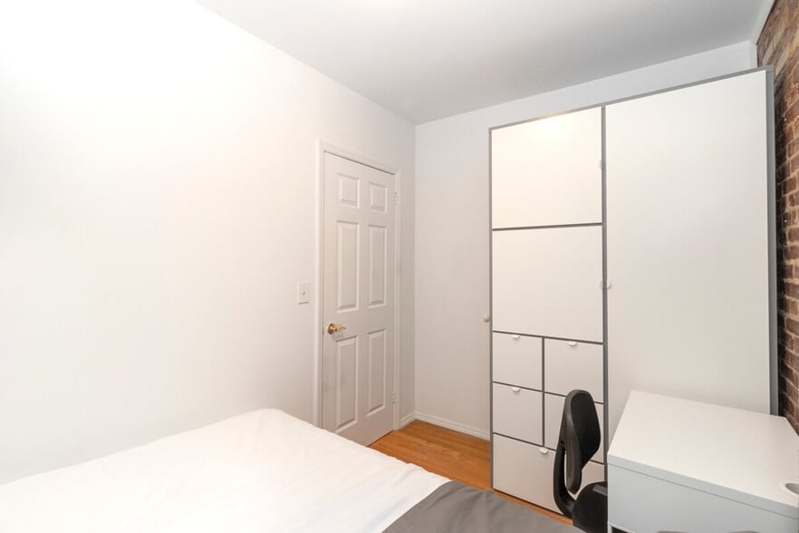 Building Photo - 1415-1423-1423 Lexington Ave