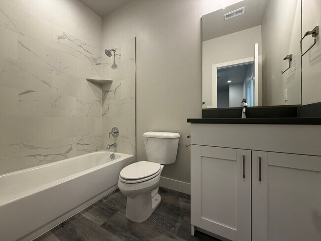 Building Photo - BRAND NEW TOWNHOME FOR RENT!