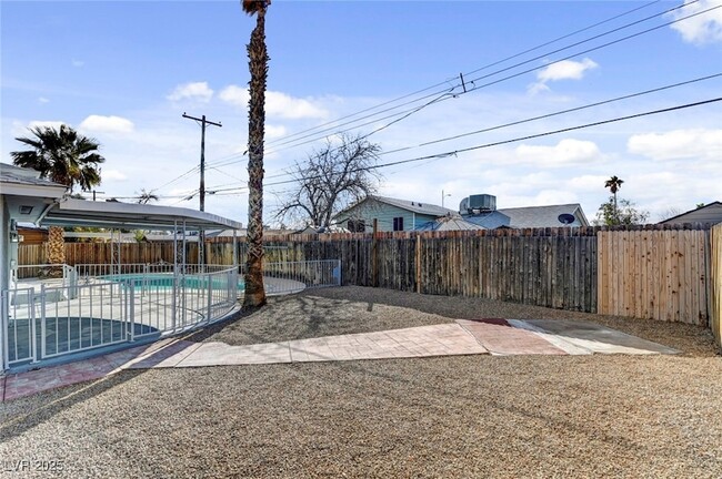 Building Photo - 6121 Edgewood Cir