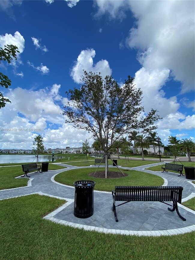 Building Photo - 2640 SE 19th St