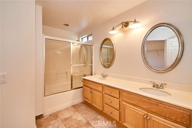 Building Photo - 24646 Maple Ln