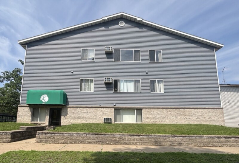 Building Photo - 627 5th Ave S