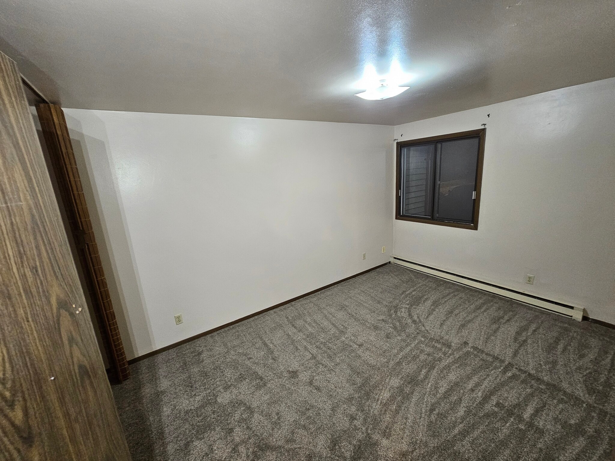 Building Photo - 401 N East St