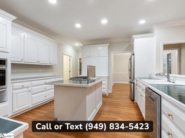 Building Photo - 900 Neely Farm Dr