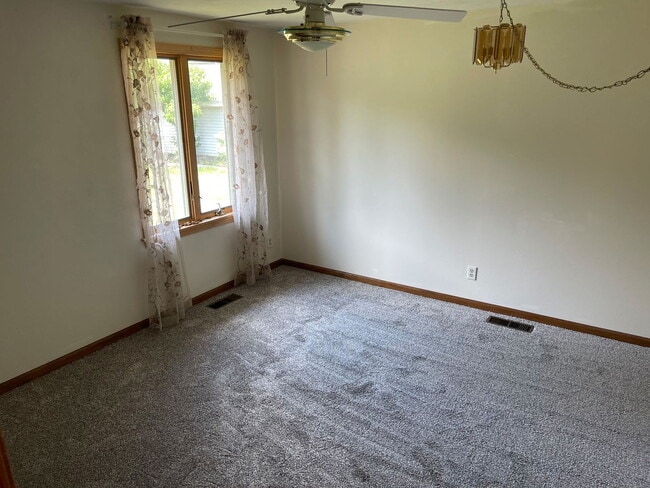 Building Photo - 11401 W Grange Hall Rd