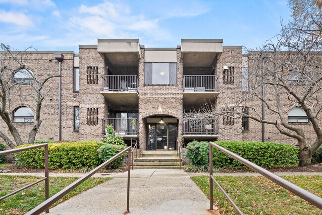 Building Photo - 142 Georgetown Rd