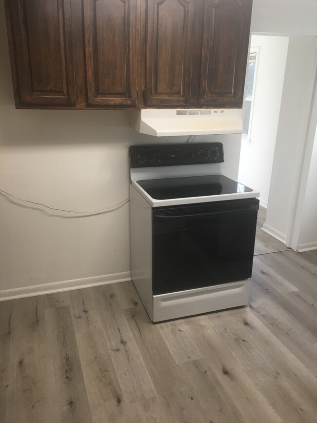 Kitchen view 1 - 114 S Lee St