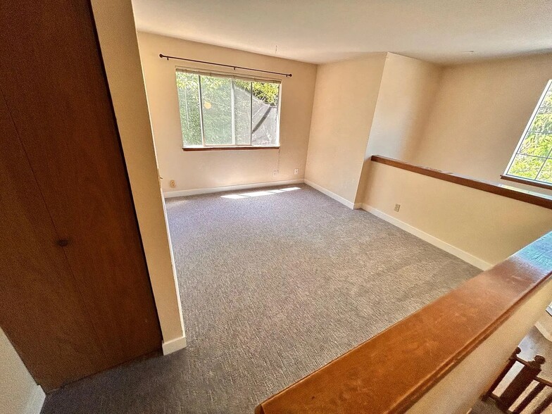 Building Photo - 4124 211th Ct NE