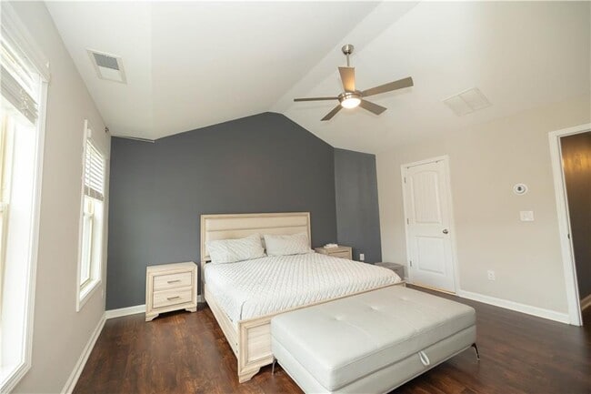 Building Photo - 7245 Heritage Oak Ct