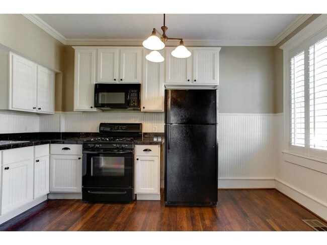 Building Photo - 2200 College Ave