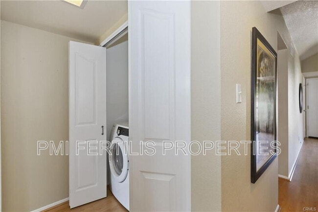 Building Photo - 7175 Summerfield Pl