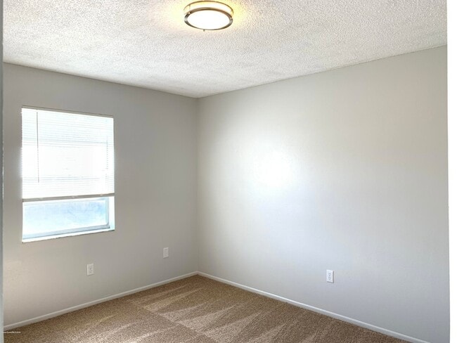 Building Photo - 609 Croton Rd