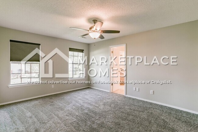 Building Photo - 490 Aster Ave