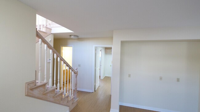 Building Photo - 2219 Gates Ave