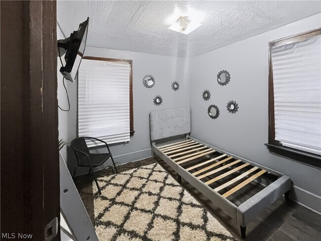 Building Photo - 898 Haynes St
