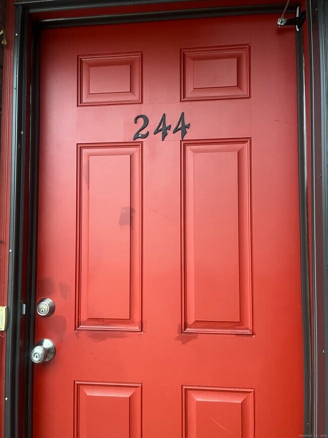 Building Photo - 244 High Path Rd