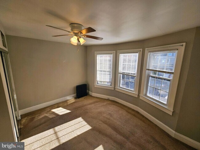 Building Photo - 341 Hillcrest Ave