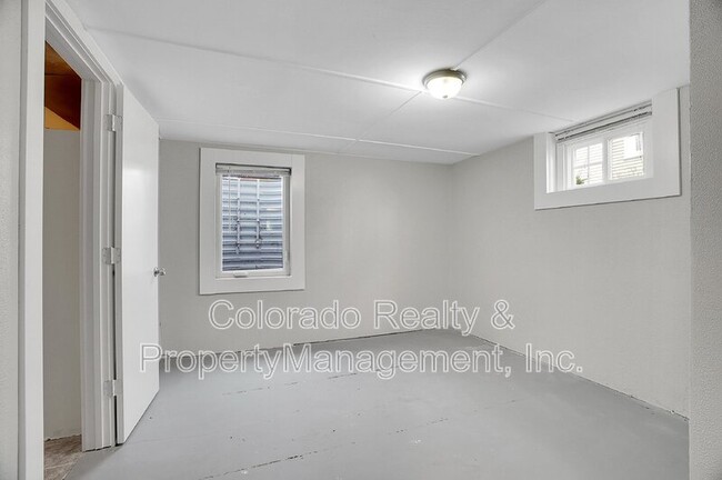 Building Photo - 1405 15th Ave