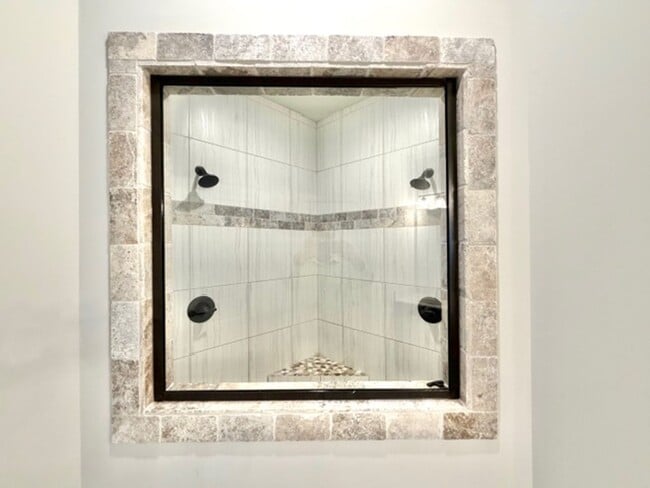 Building Photo - MiskellyDrive1521