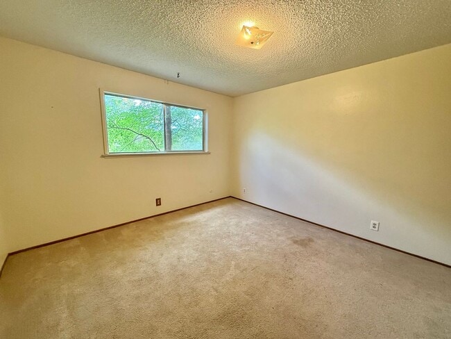 Building Photo - Los Gatos - Inviting Los Gatos Home with Classic Charm & Entertainer’s Backyard