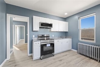 Building Photo - 18 Loreto St