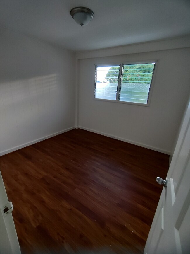 Building Photo - 2002 Mahaoo Pl